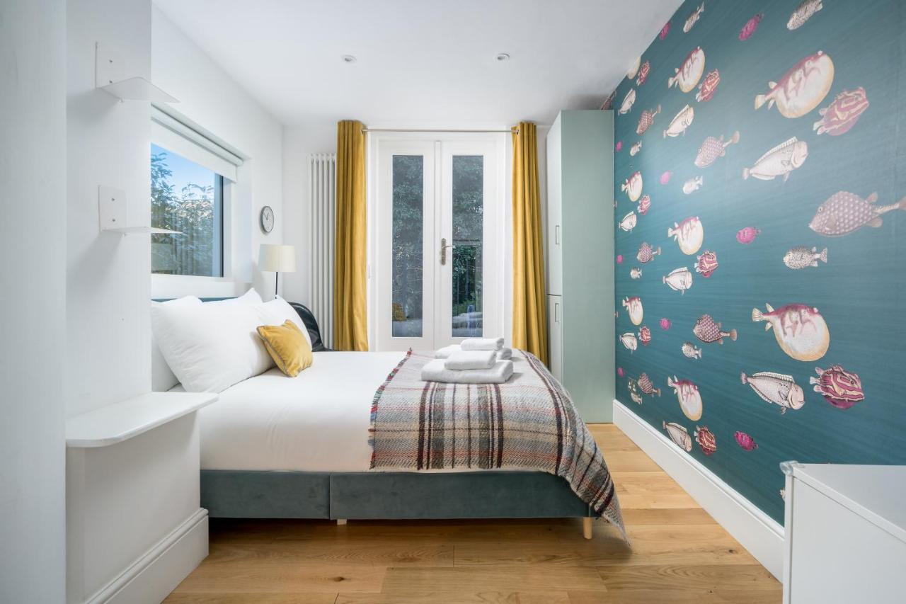Sleek Flat With Communal Courtyard Лондон Экстерьер фото