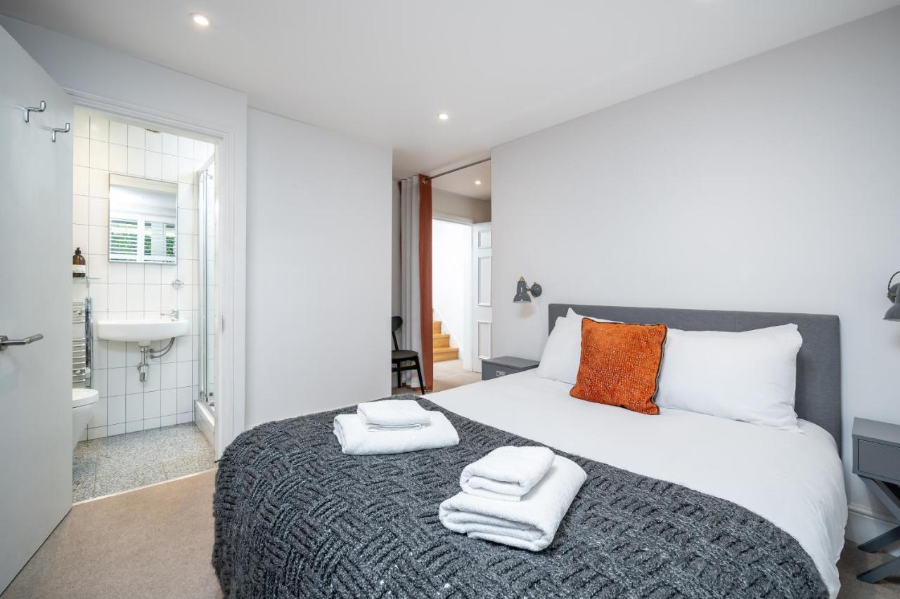 Sleek Flat With Communal Courtyard Лондон Экстерьер фото