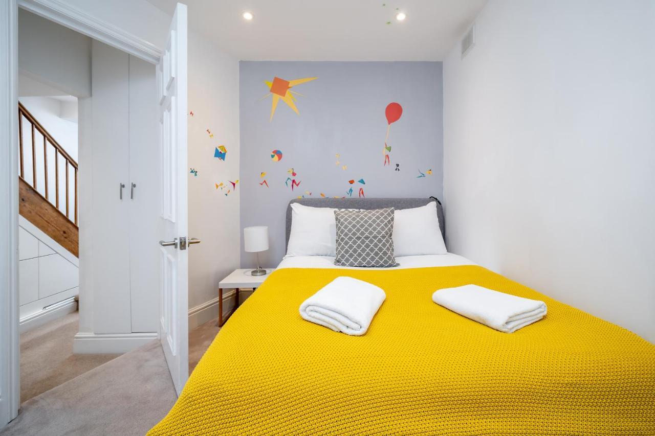 Sleek Flat With Communal Courtyard Лондон Экстерьер фото